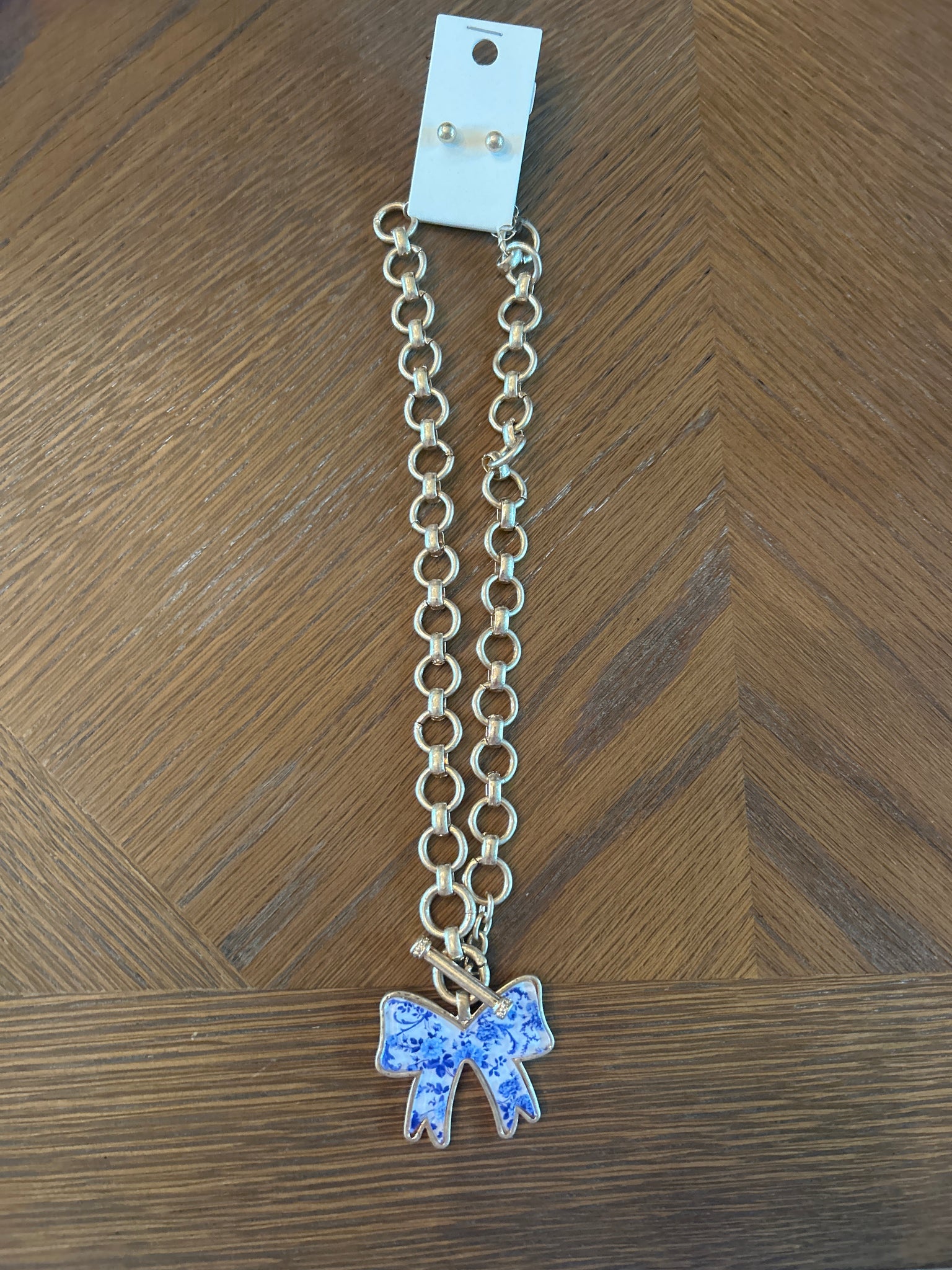 Bow With Chinoiserie Necklace